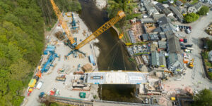 Crane working platforms reinforced using geosynthetics